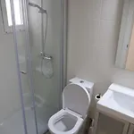 Near The River 3 Bedrooms Flat, With Ac For 9 Apartmán