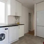 Near The River 3 Bedrooms Flat, With Ac For 9 *