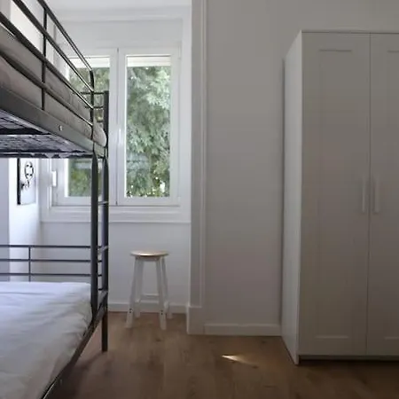 Near The River 3 Bedrooms Flat, With Ac For 9 Apartment