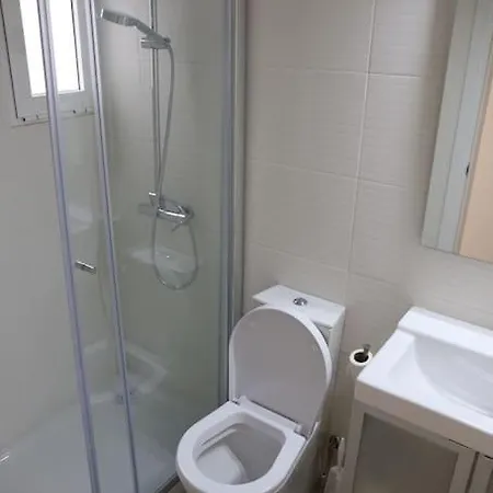 Near The River 3 Bedrooms Flat, With Ac For 9 Apartment