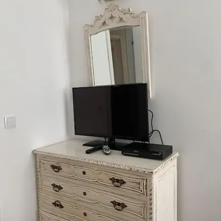 Near The River 3 Bedrooms Flat, With Ac For 9 Apartment
