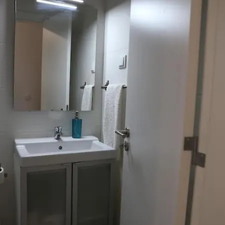 Apartment Near The River 3 Bedrooms Flat, With Ac For 9 Lisbon