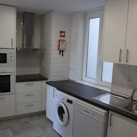Near The River 3 Bedrooms Flat, With Ac For 9 Apartment *