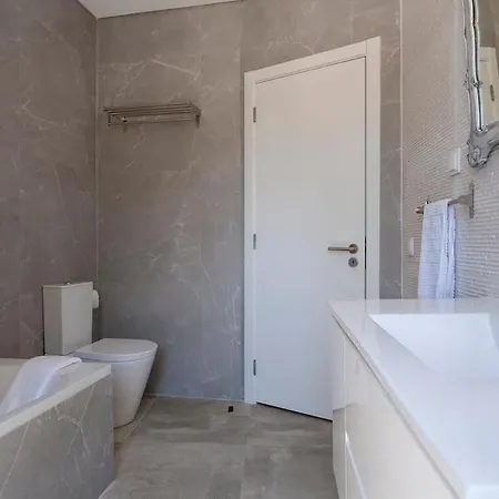 Near The River 3 Bedrooms Flat, With Ac For 9 Apartment *