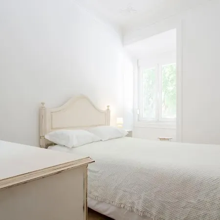 Apartment Near The River 3 Bedrooms Flat, With Ac For 9