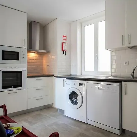 Near The River 3 Bedrooms Flat, With Ac For 9 Apartment *