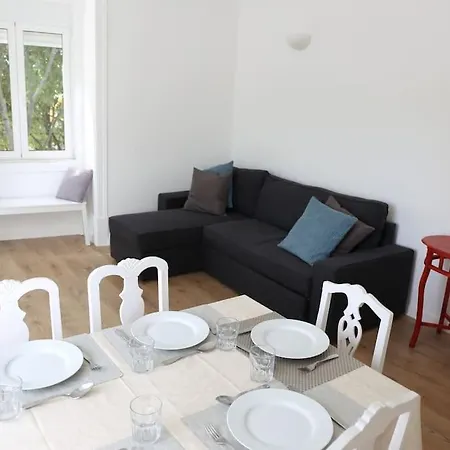 Apartment Near The River 3 Bedrooms Flat, With Ac For 9 *