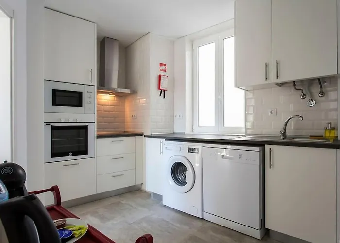 Near The River 3 Bedrooms Flat, With Ac For 9 Appartement *