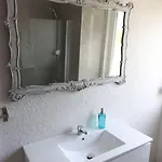 Near The River 3 Bedrooms Flat, With Ac For 9 Lejlighed *