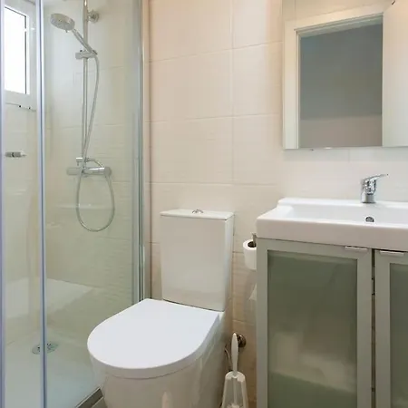 Near The River 3 Bedrooms Flat, With Ac For 9 * Lisbona