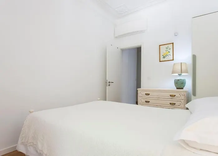 Apartament Near The River 3 Bedrooms Flat, With Ac For 9 Lizbona