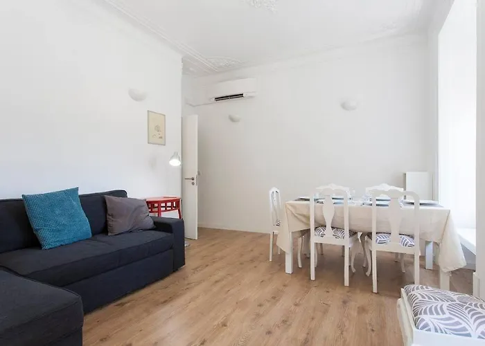 Near The River 3 Bedrooms Flat, With Ac For 9 * Lizbona